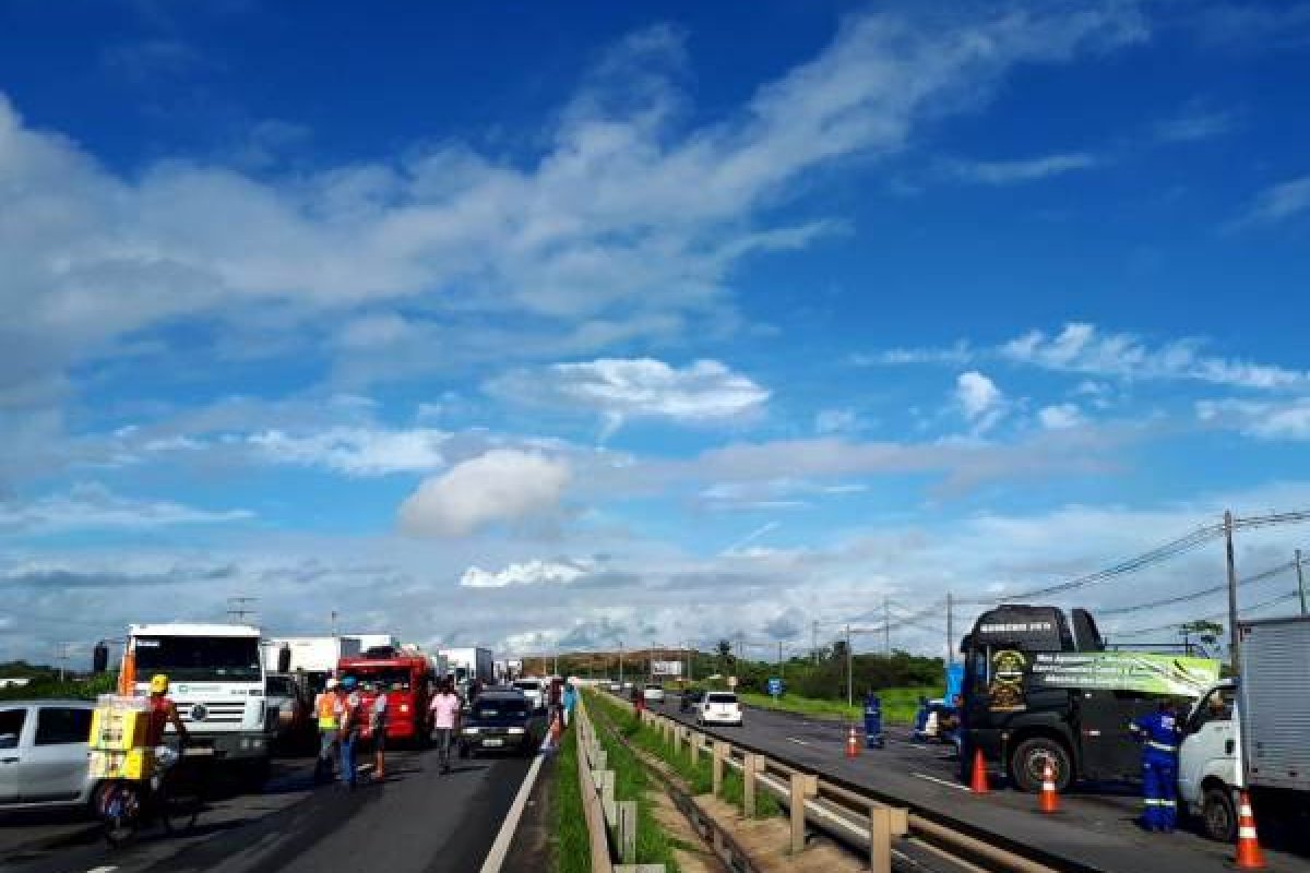 Manifestação deixa trânsito lento na CIA-Aeroporto