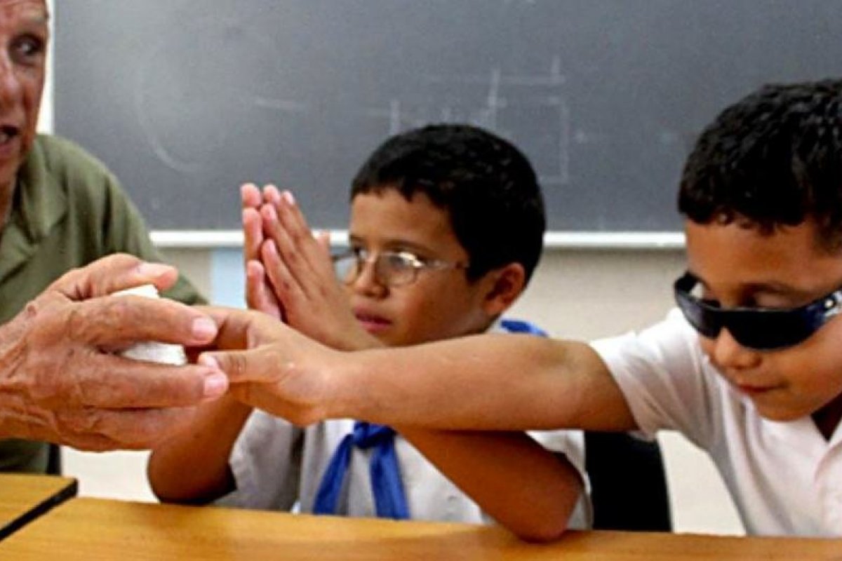 ONU destaca Dia Mundial do Braille para promover direitos humanos de pessoas com deficiência visual
