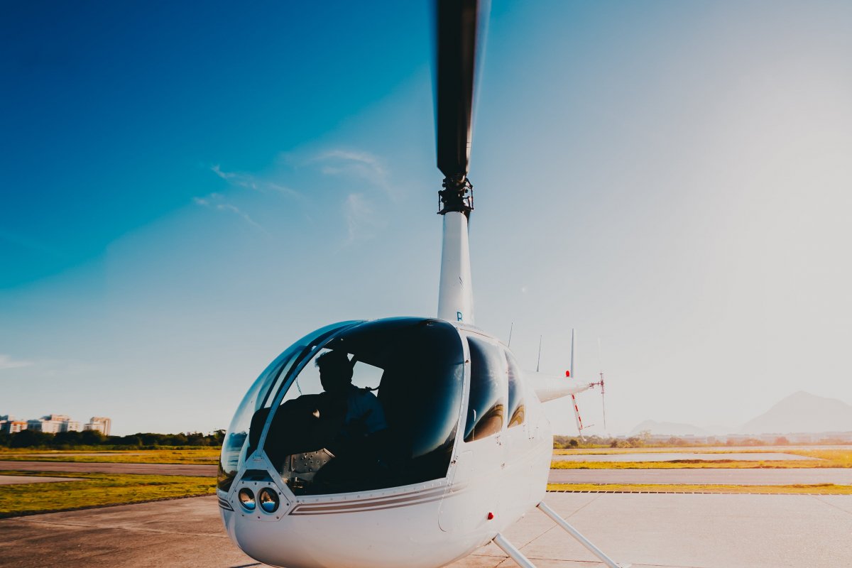 Piloto de helicóptero que sumiu pagou R$ 2.100 por fugir de fiscalização e voltou a voar