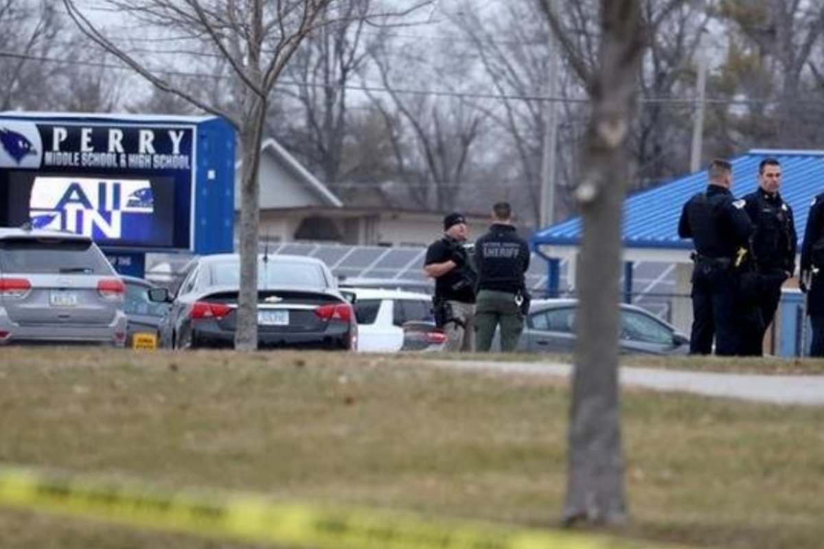 Ataque a tiros em escola nos EUA deixa um estudante morto e cinco feridos