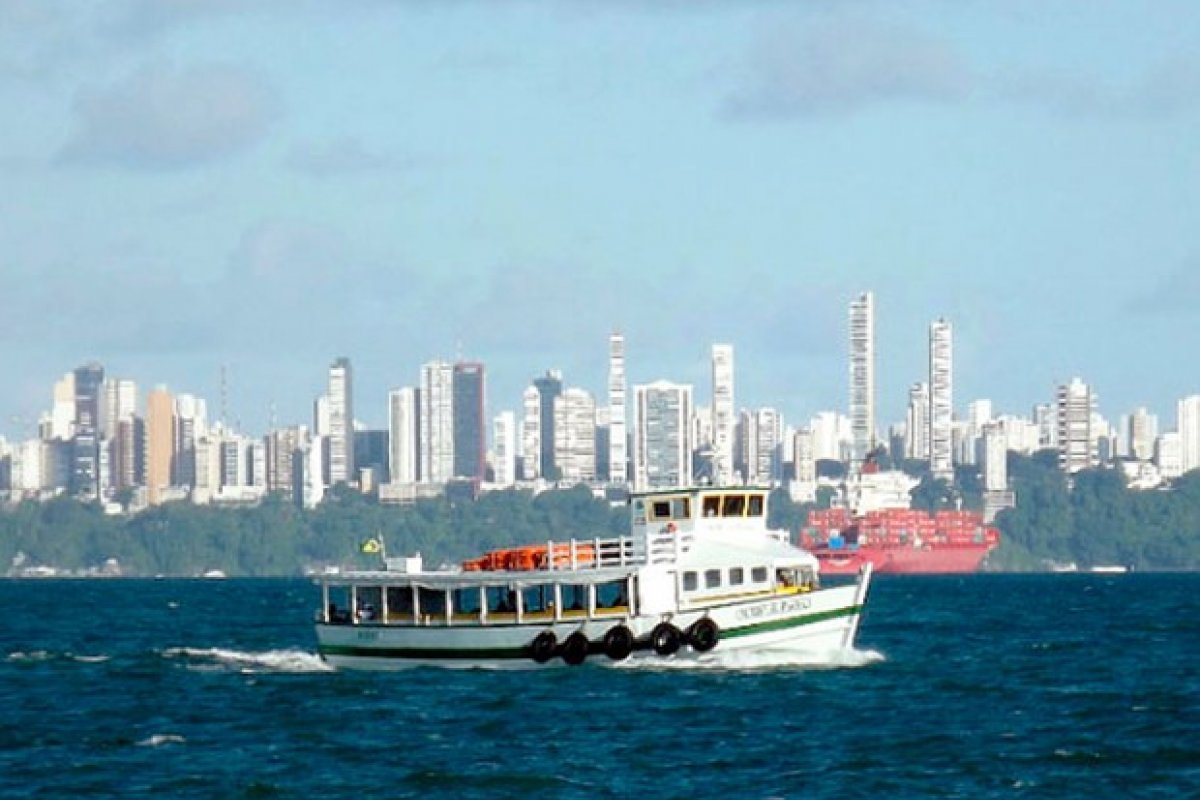 Travessia Salvador-Mar Grande registra bom movimento de embarque neste sábado (6)