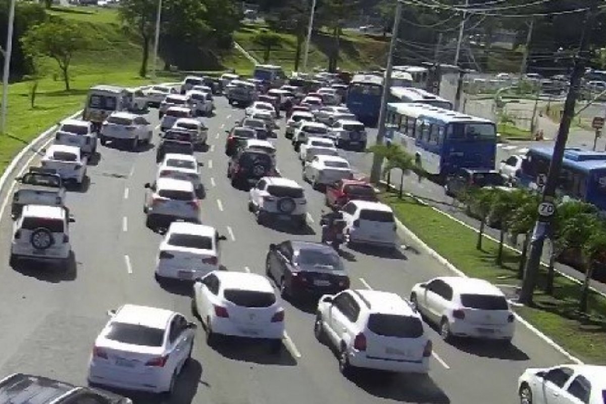 Boletim de trânsito: Confira quais vias registram congestionamento nesta segunda (6)