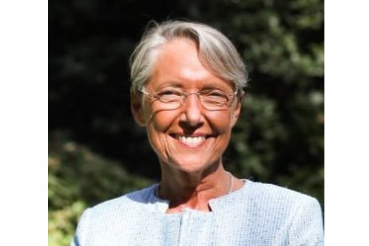 Primeira-Ministra da França pede demissão