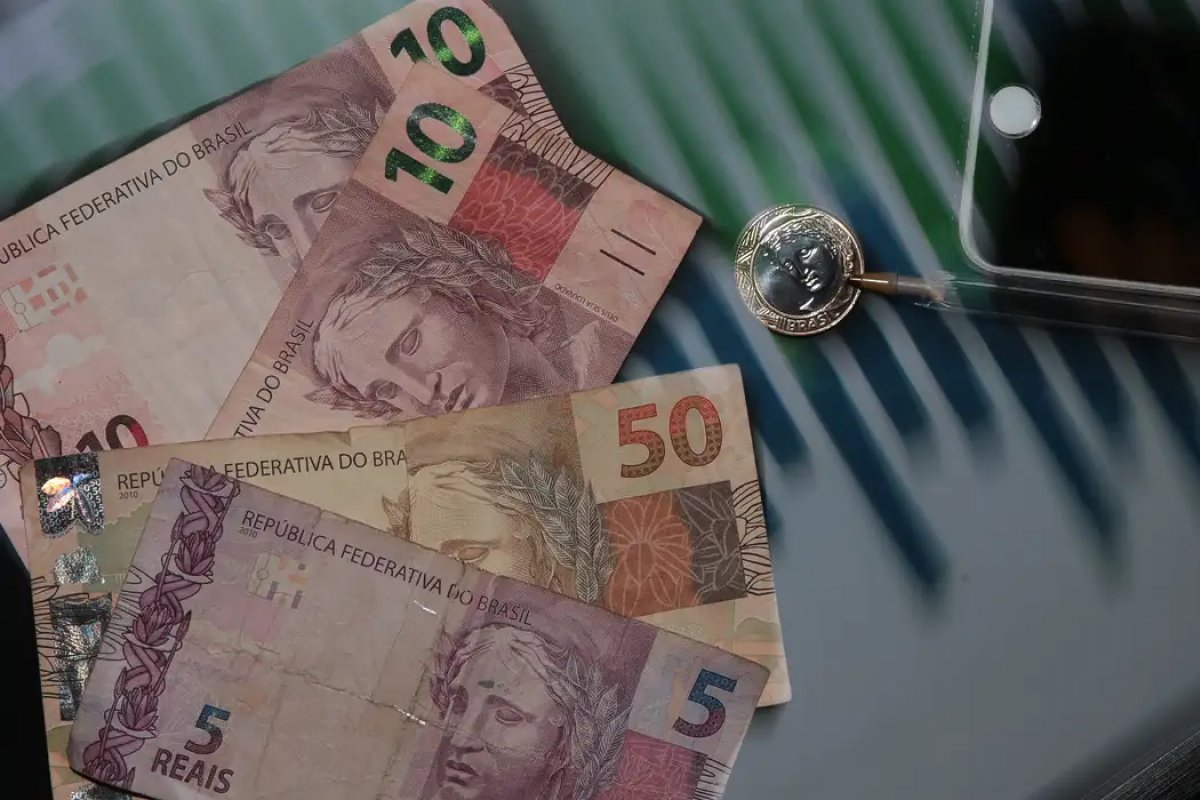 Brasileiros ainda não resgataram R$ 7,51 bi de contas bancárias, diz BC