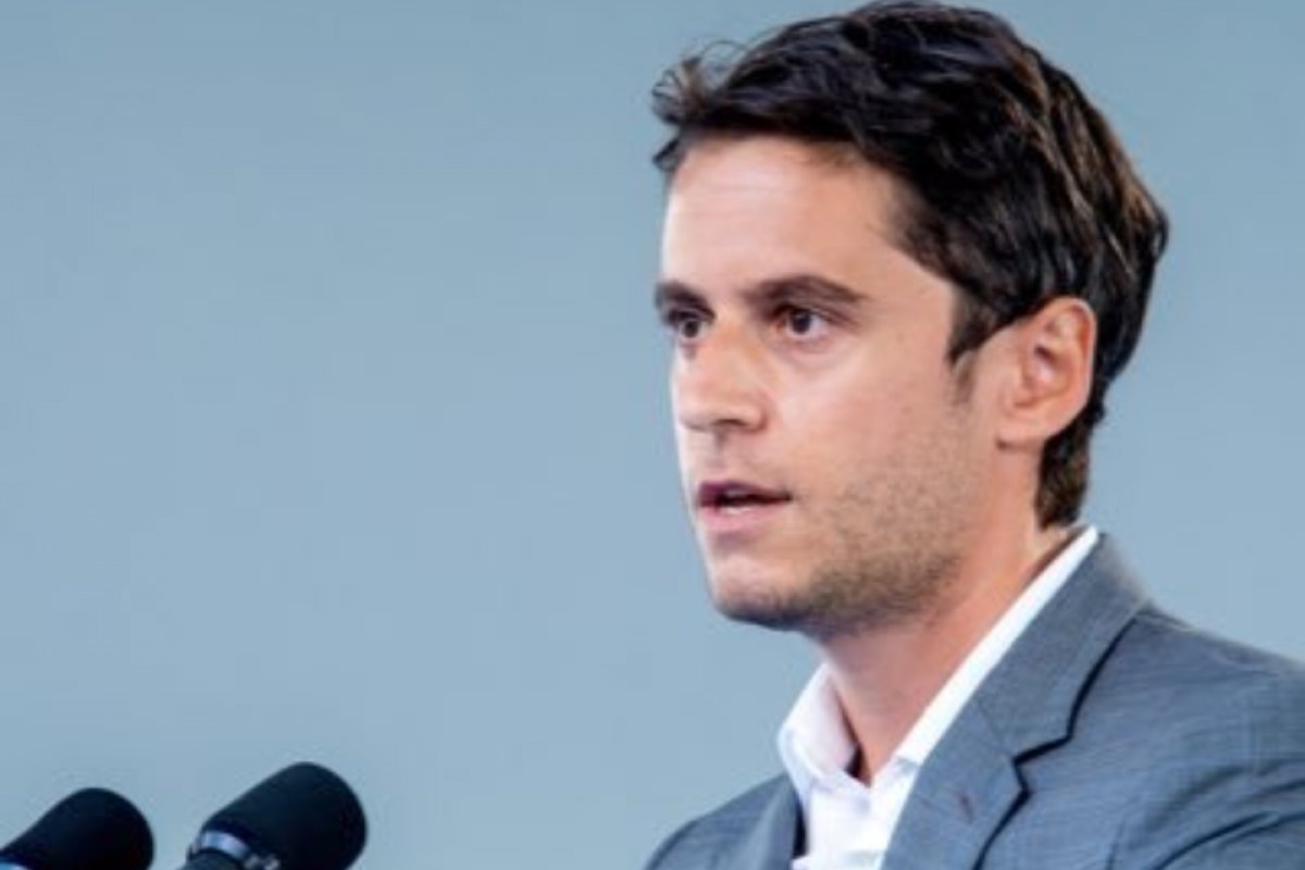 Gabriel Attal é nomeado primeiro-ministro mais jovem da França