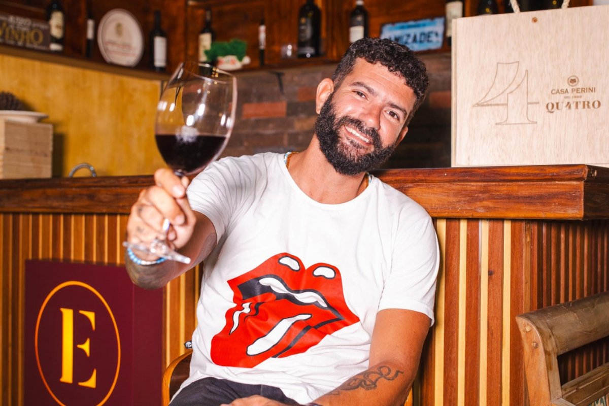 Enoteca Import promove Sarau Literomusical e Oficina de Cordel com vinhos e tapas!