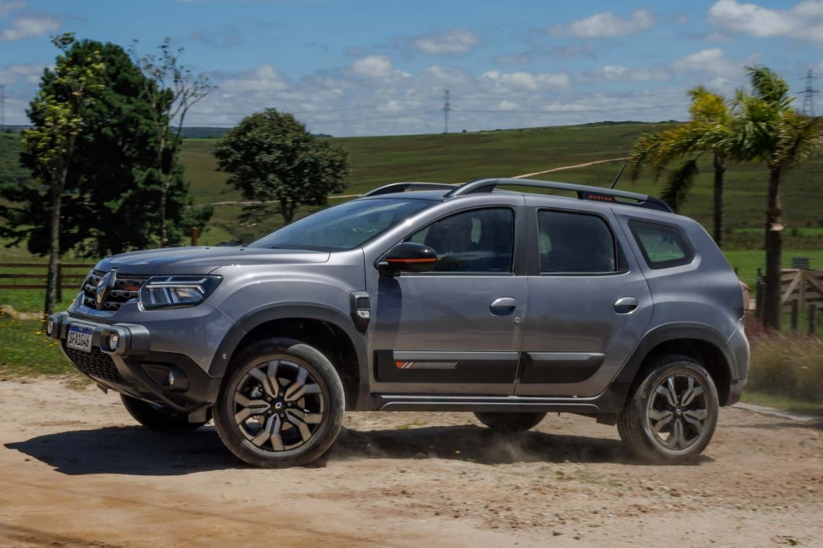 Renault divulga linha 2024 do Duster com novidades visuais