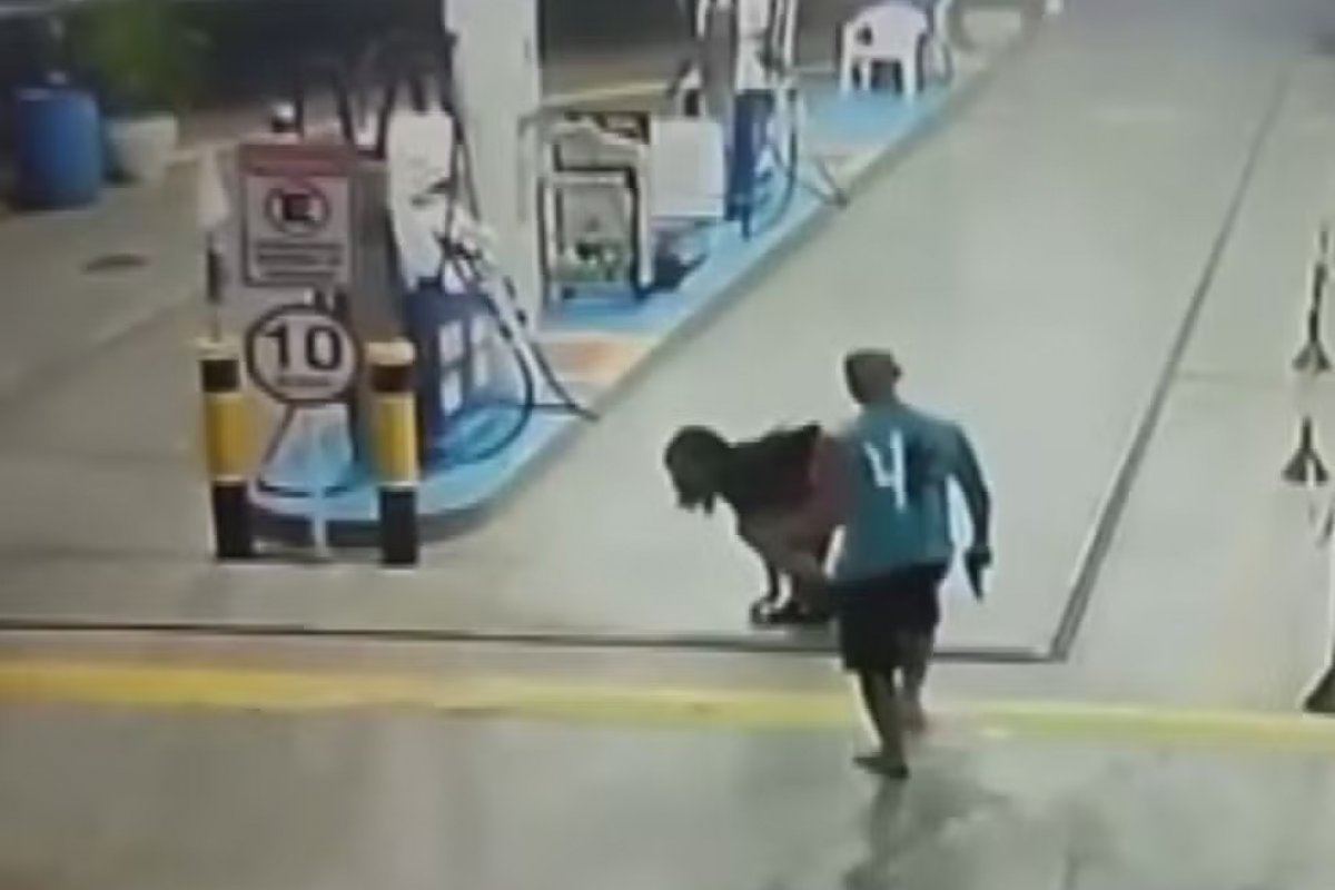 Mulher é morta a tiros em posto de combutível na Bahia