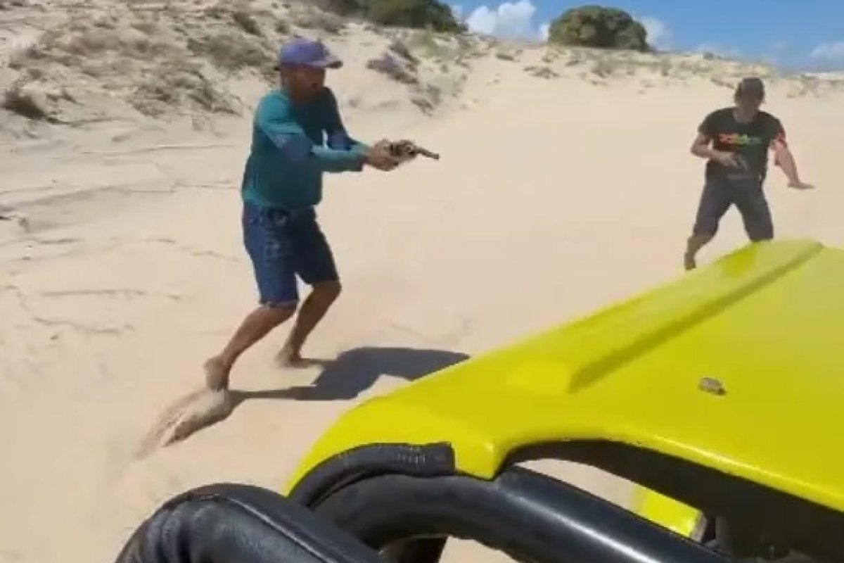 PMCE prende suspeito de tentativa de assalto em buggy na Praia do Cumbuco