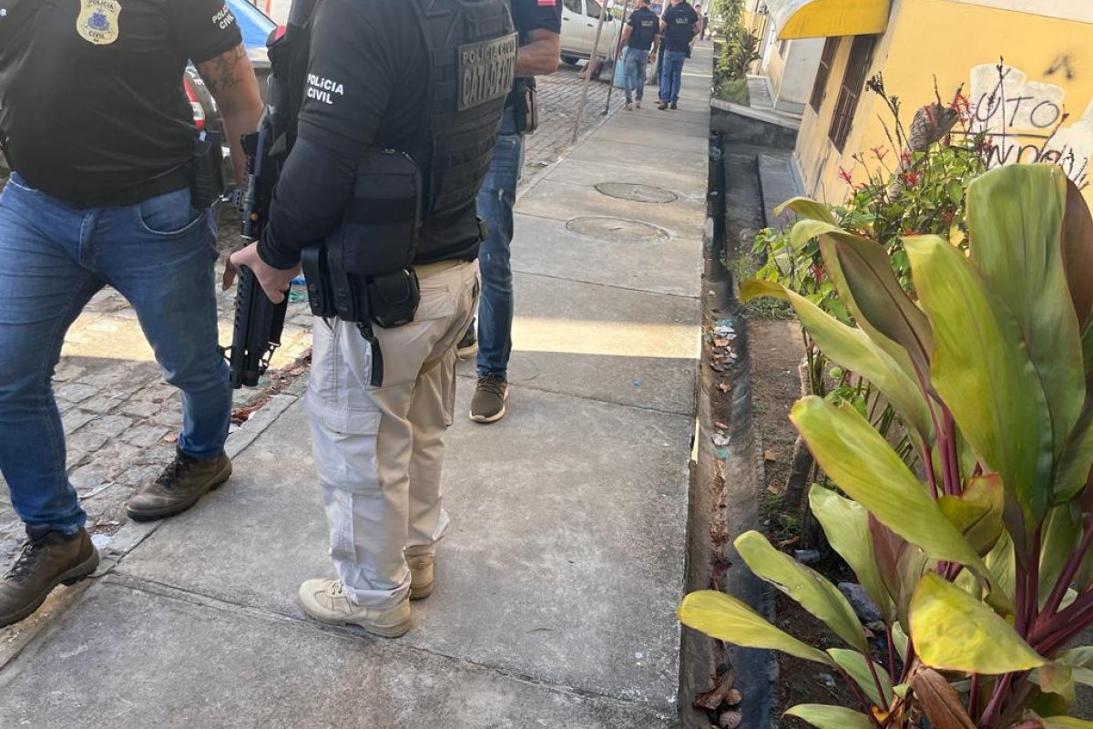 Operação cumpre 10 de mandatos de prisão contra homicidas em Feira de Santana