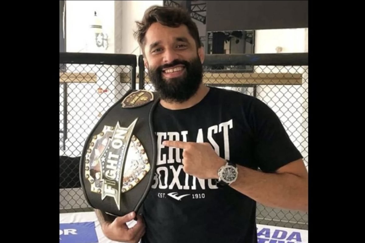 Carro invade calçada e causa morte de lutador de artes marciais na PB