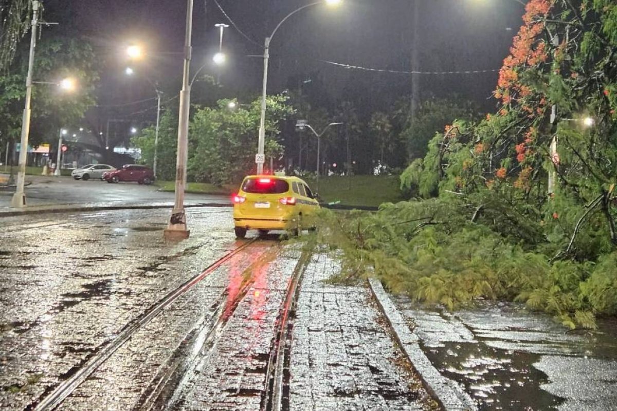 Rio de Janeiro continua sob risco de chuvas intensas nesta segunda (15)