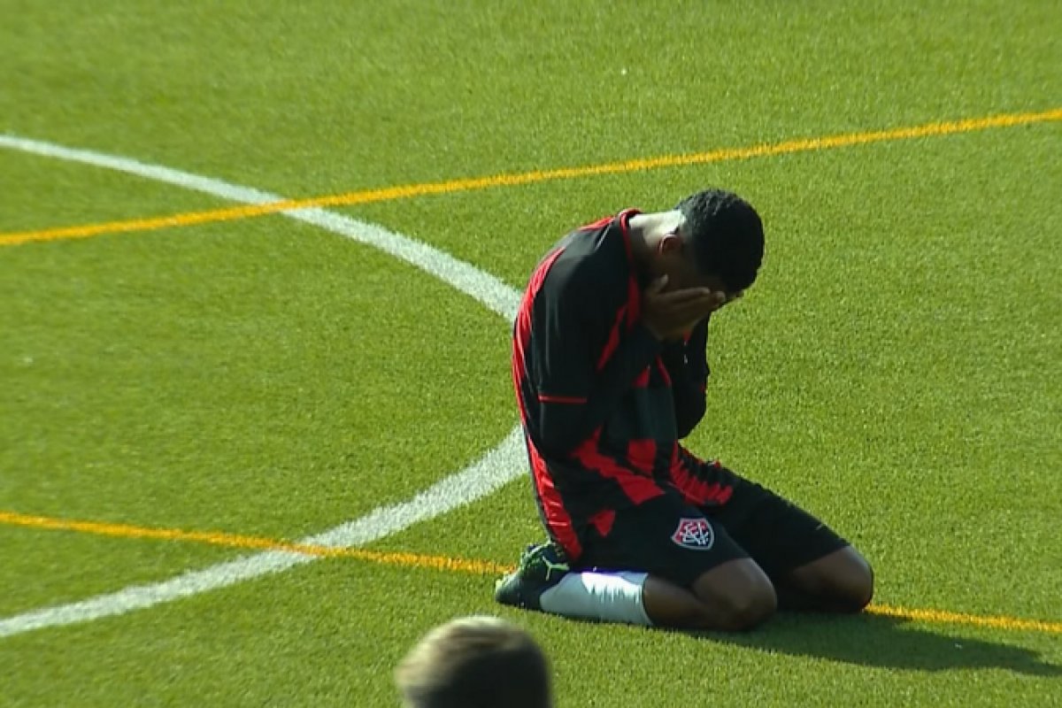 Vitória perde nos pênaltis para Ibrachina e está eliminado da Copinha