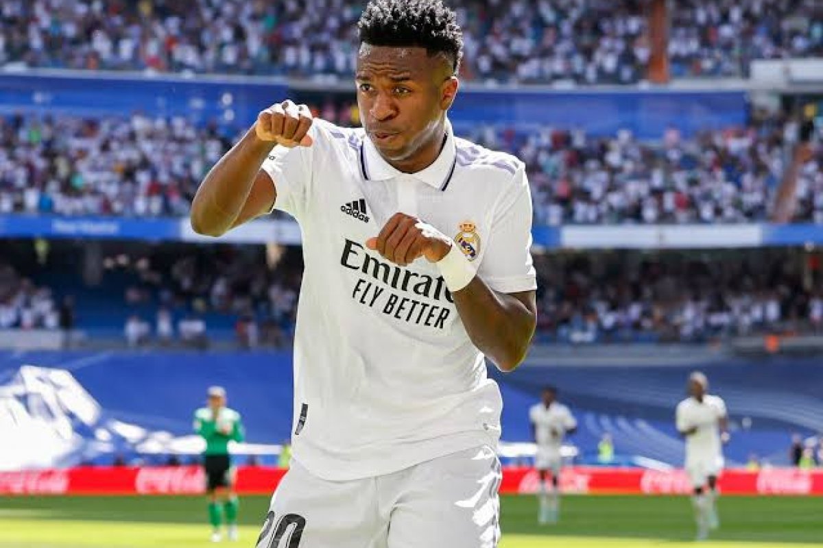 Vini Jr entra na seleção dos melhores do mundo de 2023