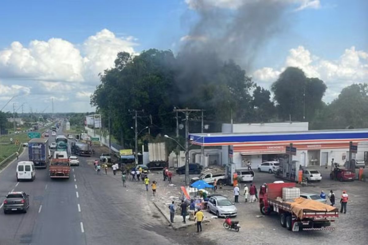 Acidente envolvendo caminhão em rodovia na Bahia deixa duas vítimas