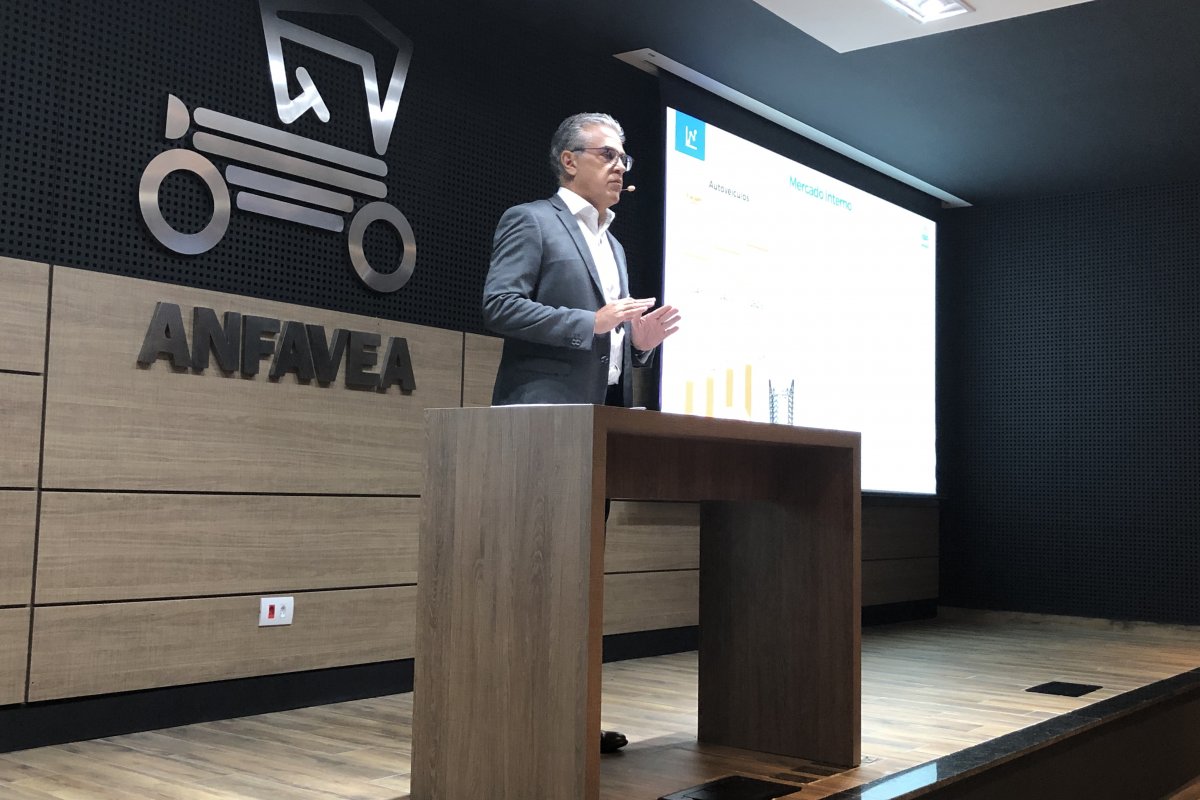 Vendas de veículos cresceram 12% no ano passado, diz Anfavea