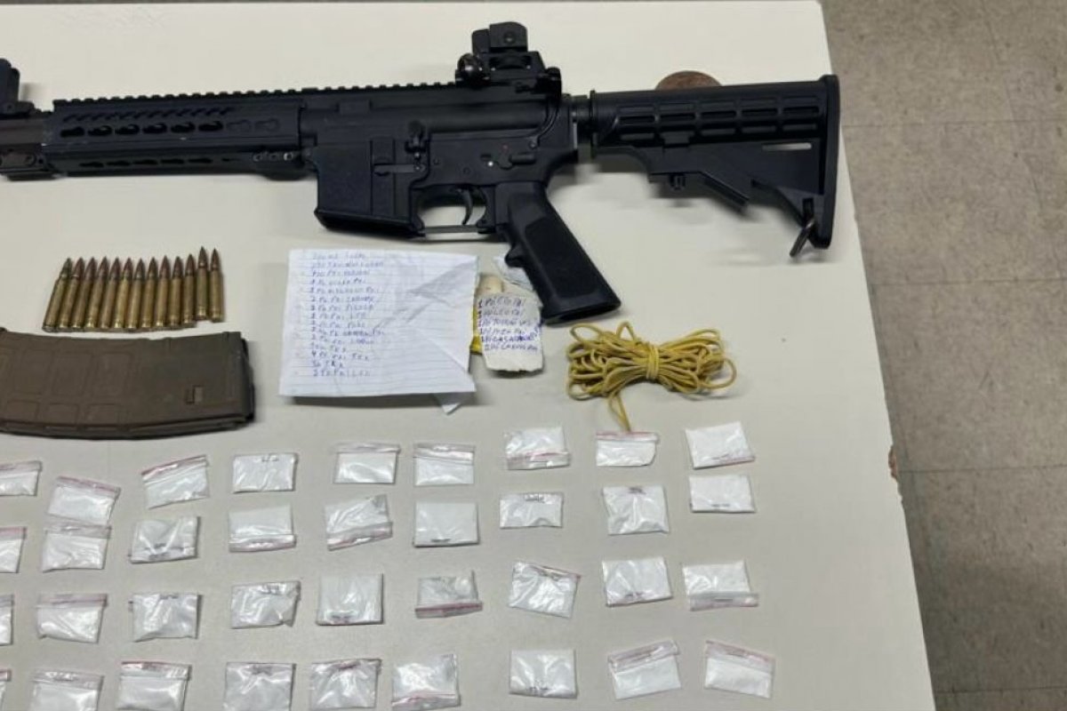 Operação Força Total: fuzil, munições e droga são apreendidos pela PM em Salvador