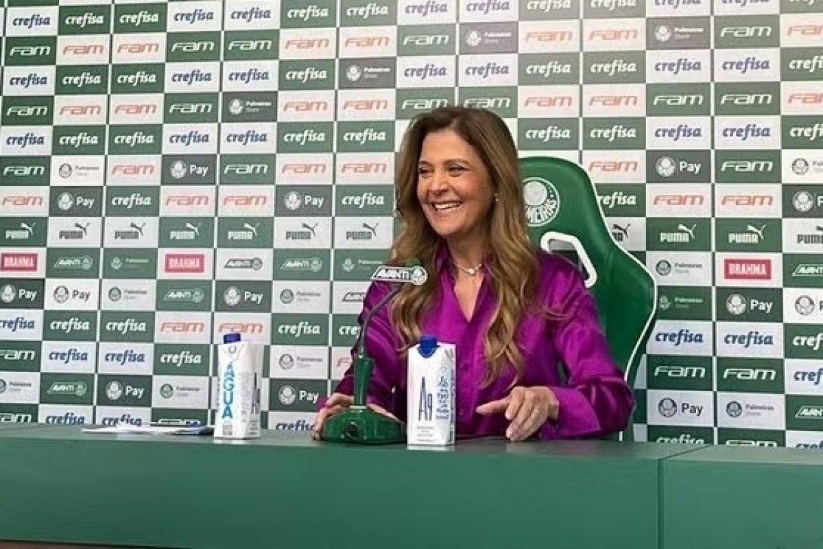 Presidente do Palmeiras responde a críticas de homens após coletiva para mulheres: 'Não sejam histéricos'