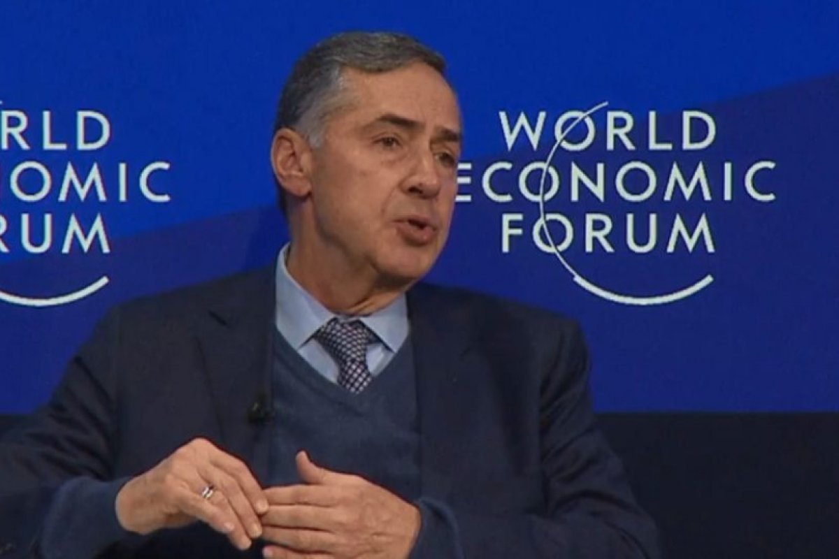 Barroso afirma que STF é órgão com repercussão política, mas não é político no sentido partidário