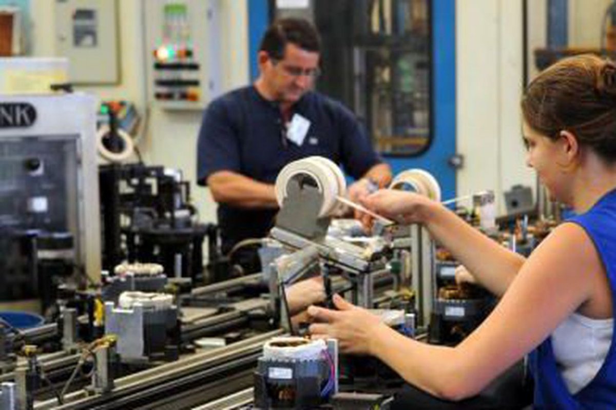 Indicadores do mercado de trabalho registram melhora em dezembro, aponta FGV