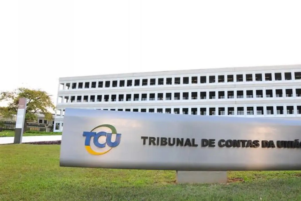 Governo pode ter superestimado receitas e aponta déficit de R$ 55 bilhões em 2024