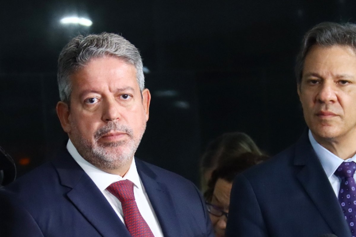 Haddad e Lira se reúnem para estudar alternativas aos impostos na folha de pagamento