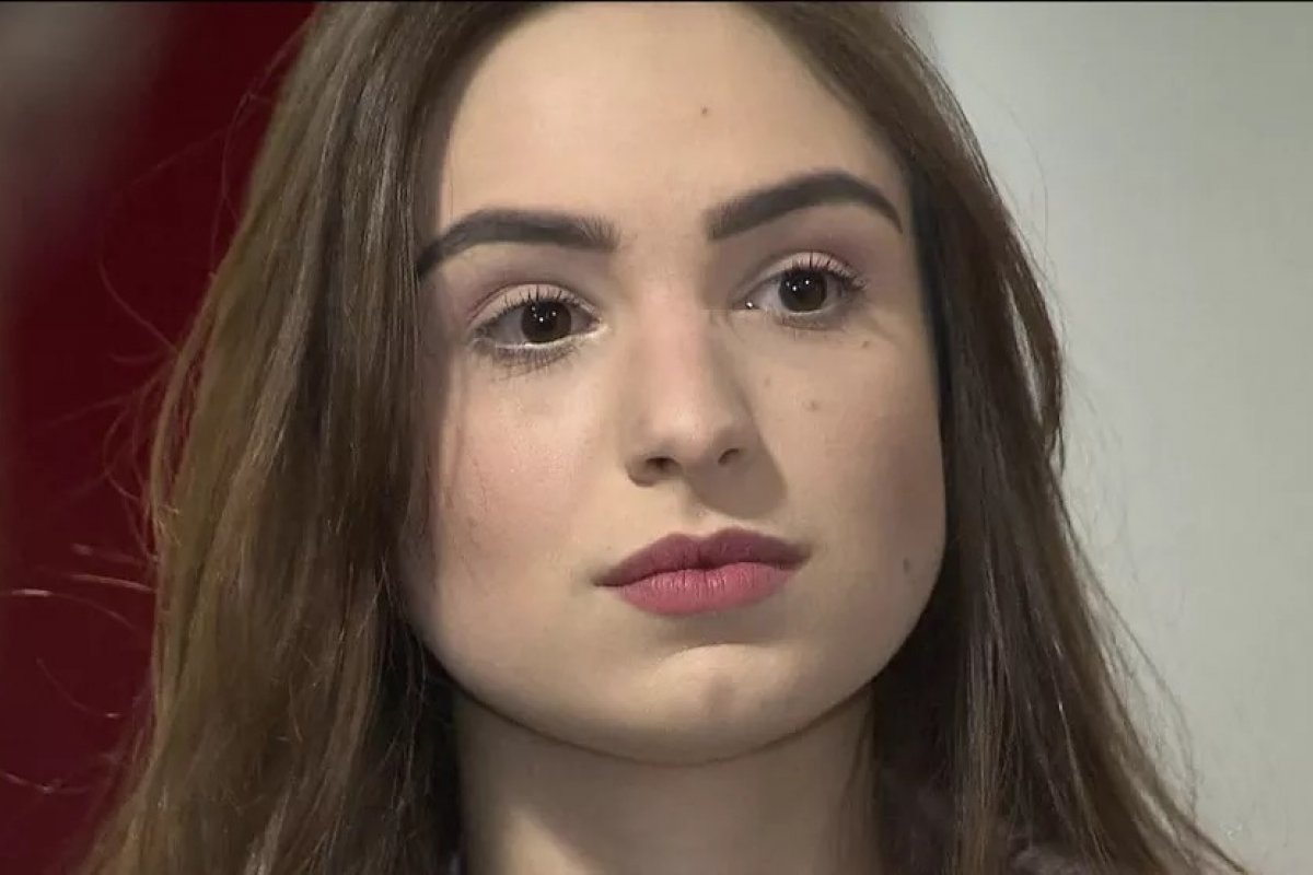 'Estou protegida em outro país', diz brasileira procurada pelo FBI