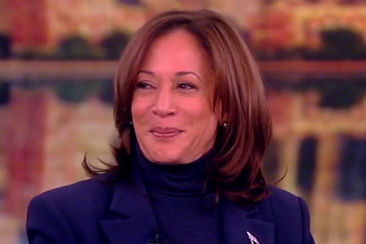 Kamala Harris diz estar 'assustada' com possível volta de Trump à Casa Branca