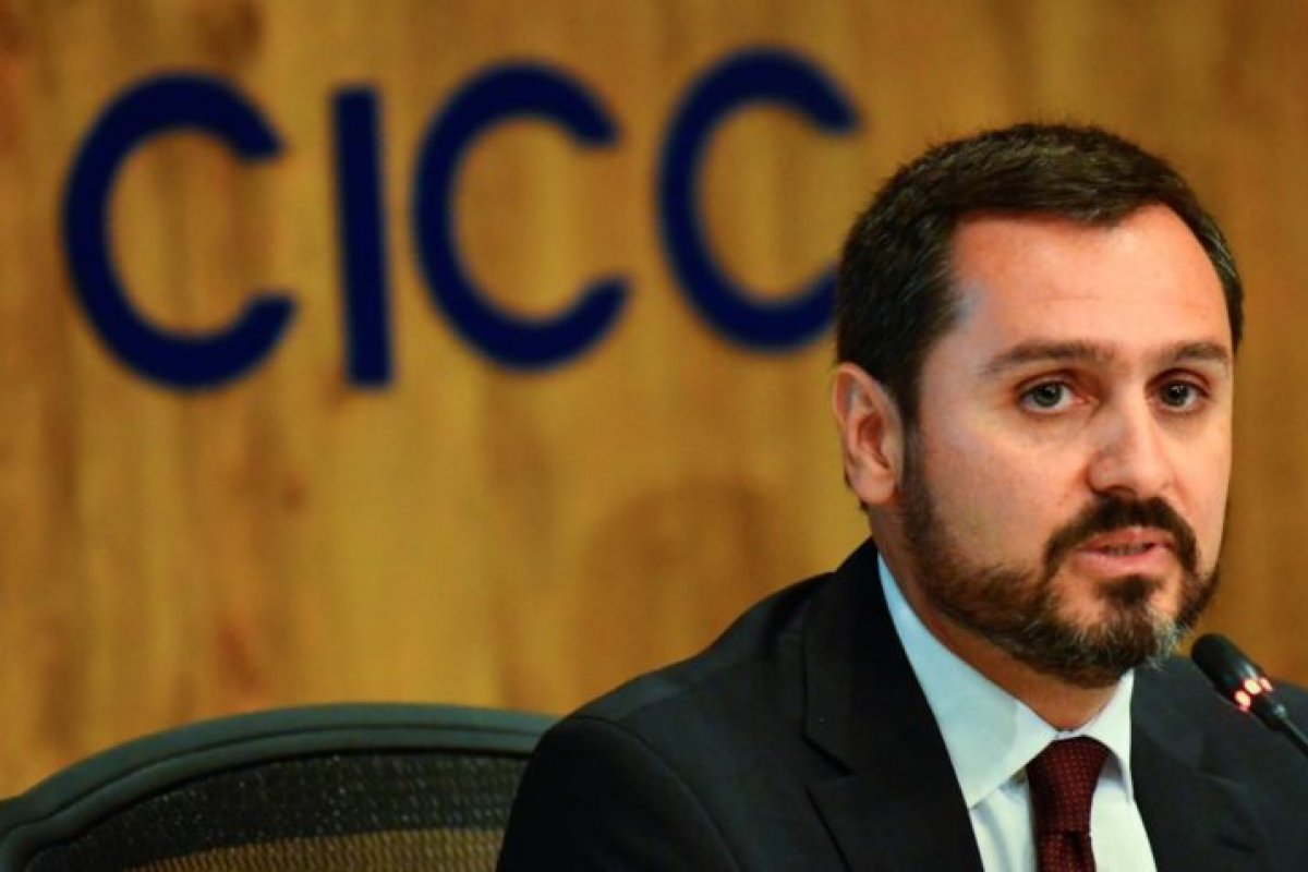 Diretor da PF rebate acusação de Carlos Jordy sobre fuzil no rosto em operação: 'óbvio que é mentira'