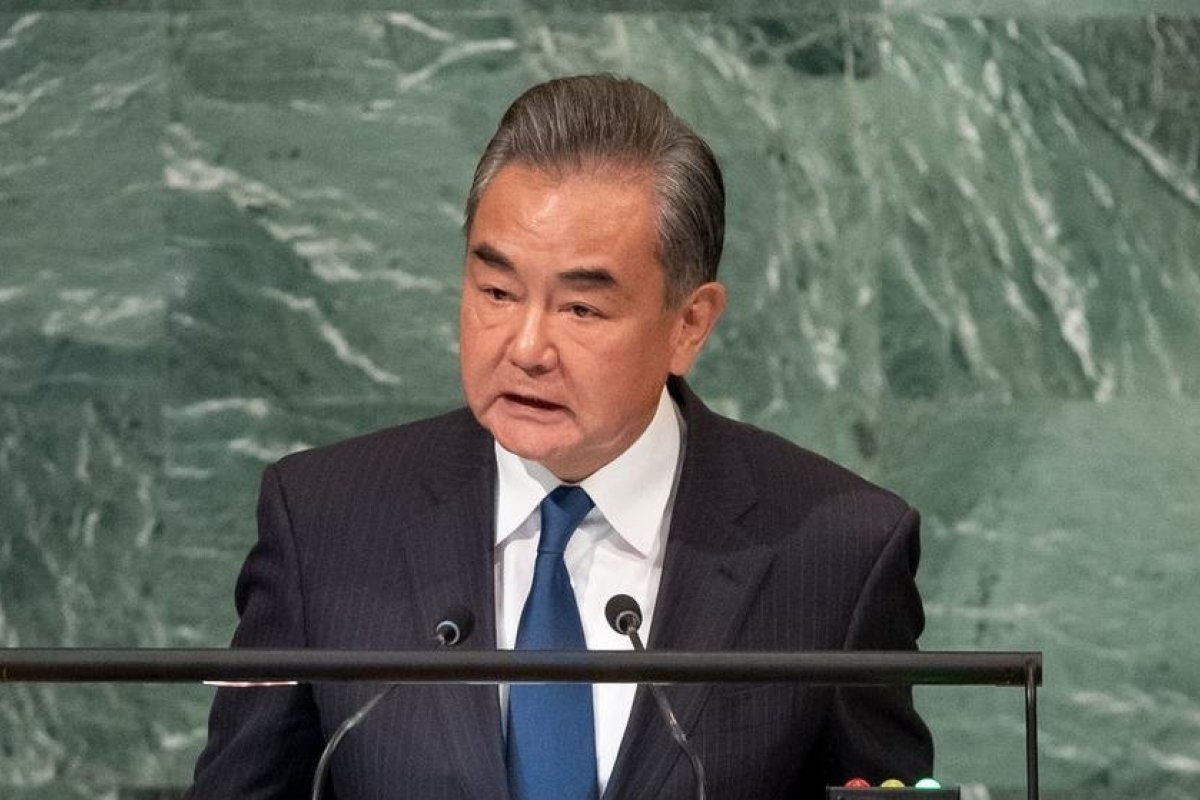 Ministro dos Negócios Estrangeiros da China desembarca no Brasil nesta quinta (18)