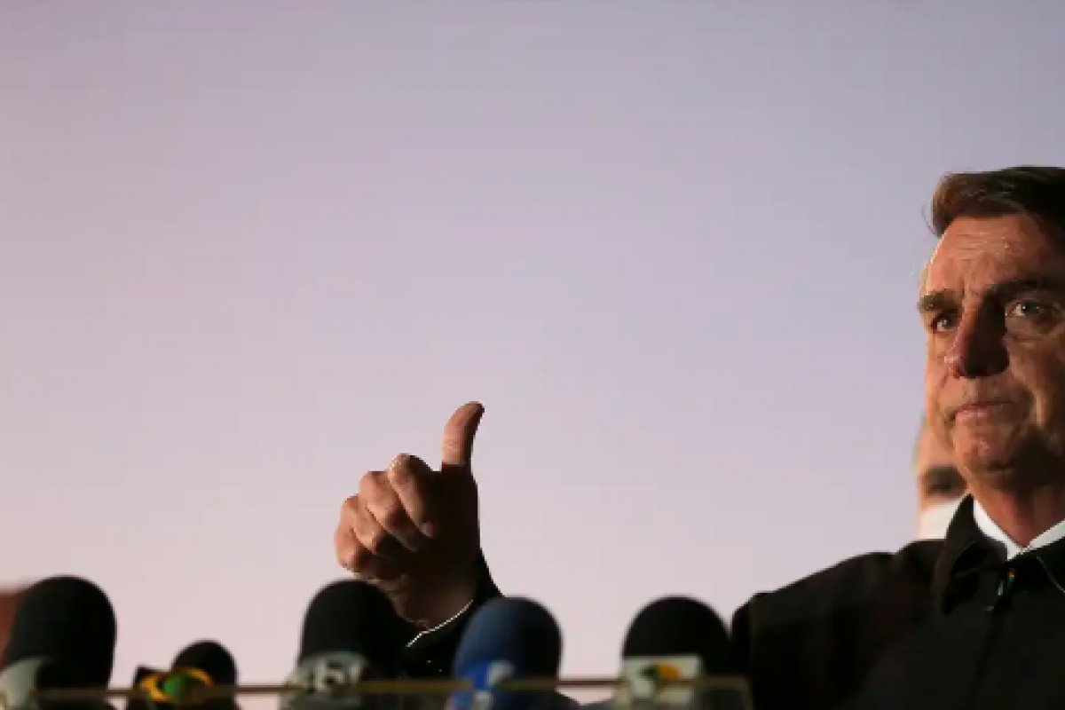 CGU conclui que registro de vacinação de Bolsonaro contra Covid-19 é falso