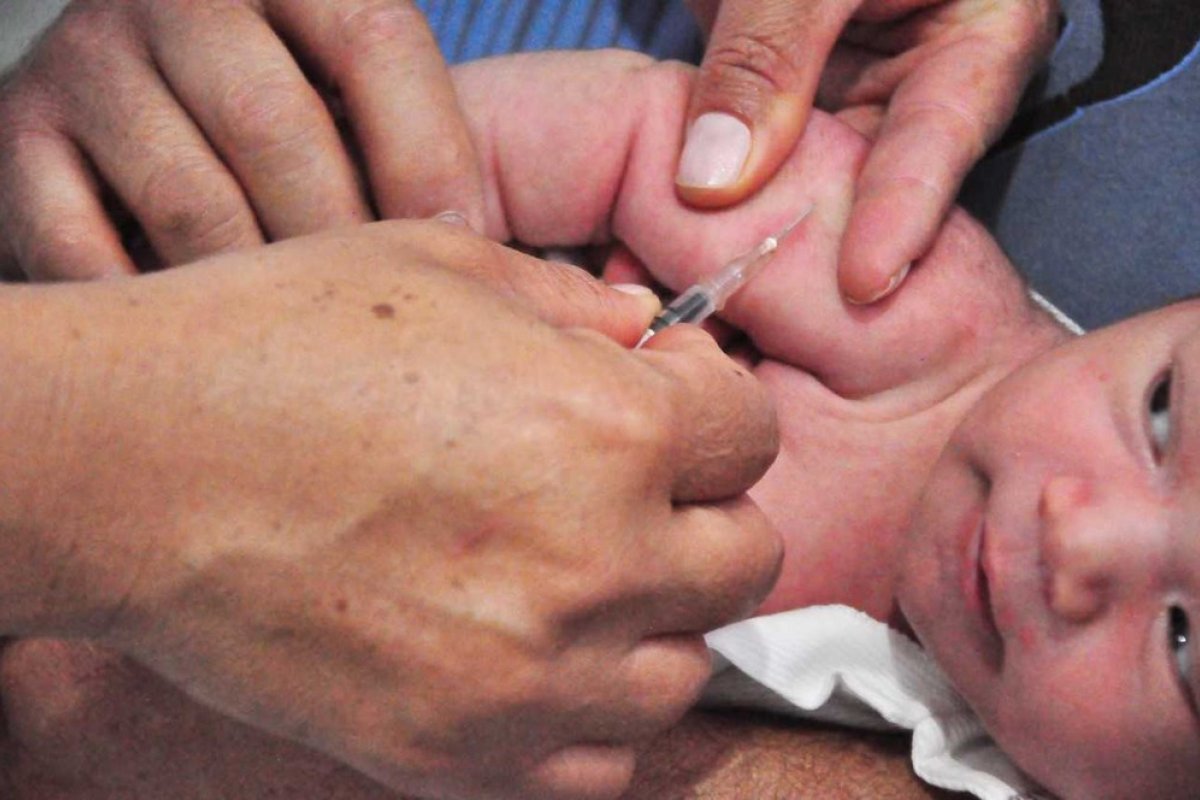 Secretaria de Saúde aumenta para mais de 100 postos de vacina BCG em Salvador