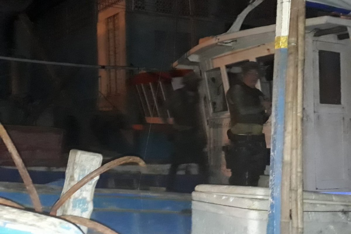 Suspeito de tráfico de drogas é preso após tentar fugir pelo mar no sul da Bahia