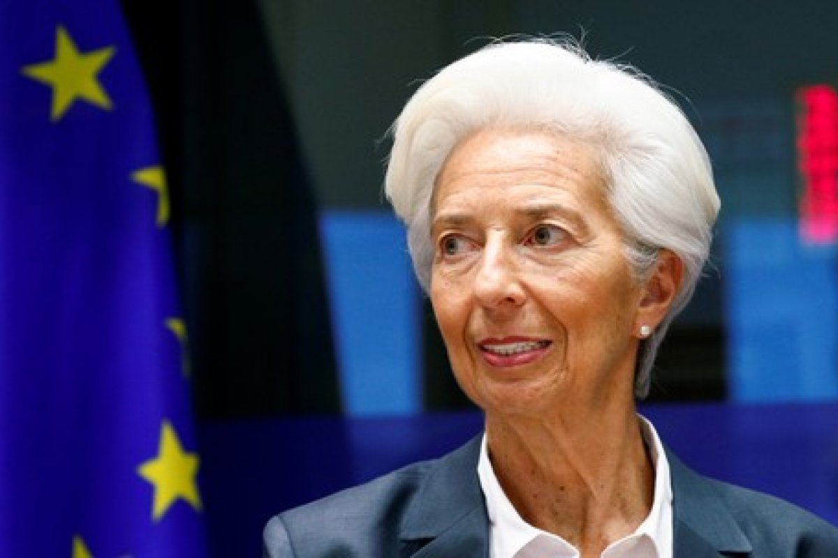 Christine Lagarde projeta normalização econômica em 2024 durante Fórum Econômico Mundial