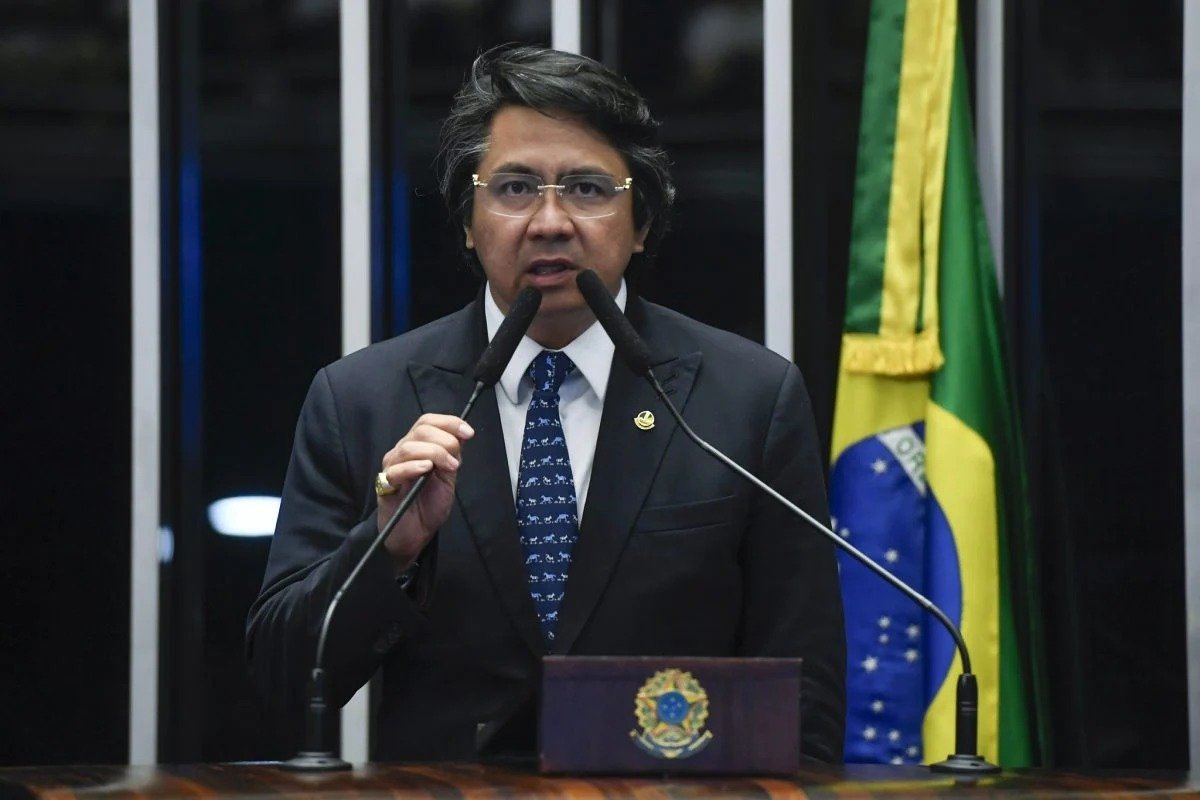 PGR quer intimar senador que gastou R$ 3,9 mil em combustível em um dia