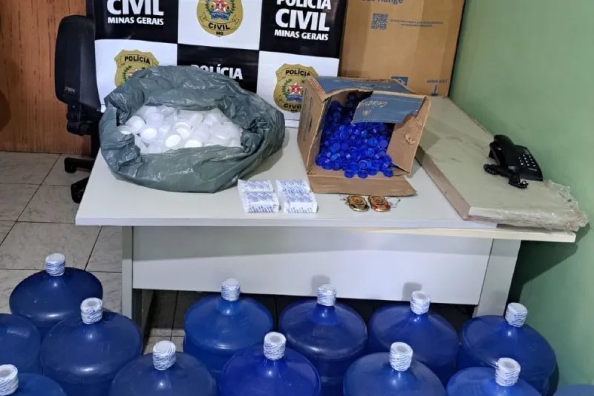 Homem é preso após vender água da torneiro como se fosse mineral em MG
