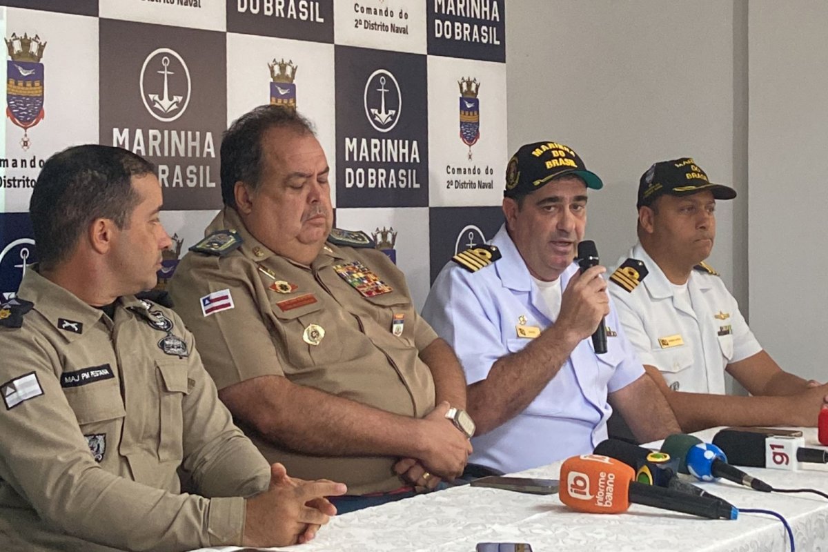 Embarcação que naufragou não tinha autorização para circular com fins comerciais, diz Marinha