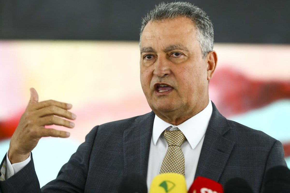 Rui Costa afirma que reindustrialização depende de participação “forte” do Estado