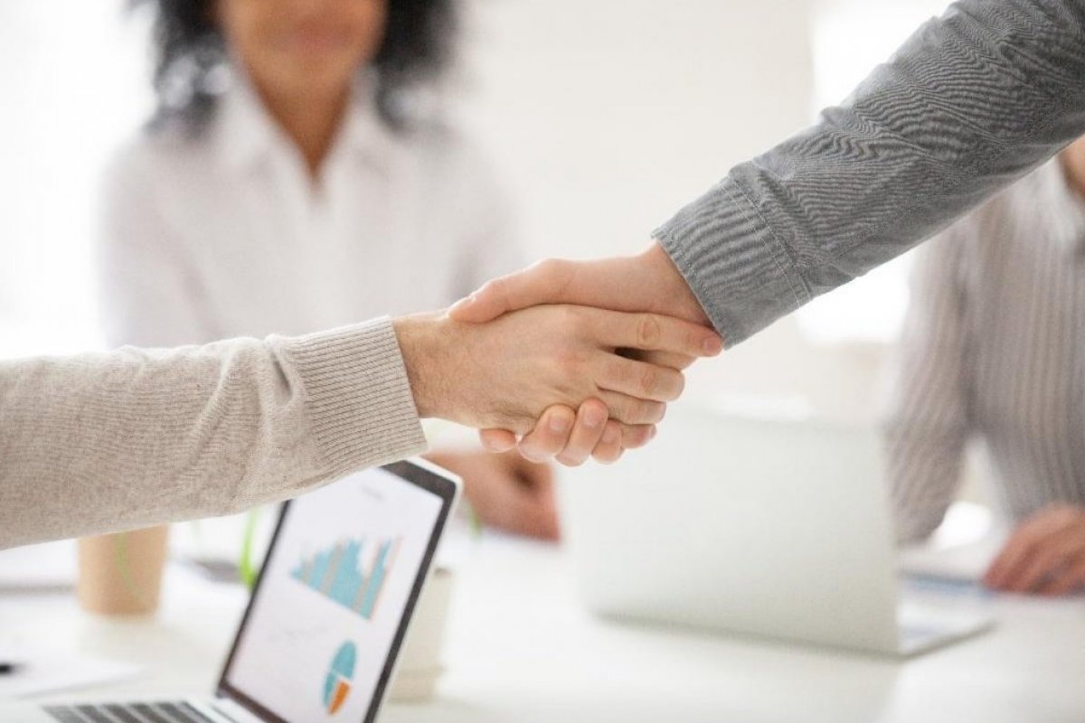 Oratória adequada pode influenciar na hora de fechar um negócio