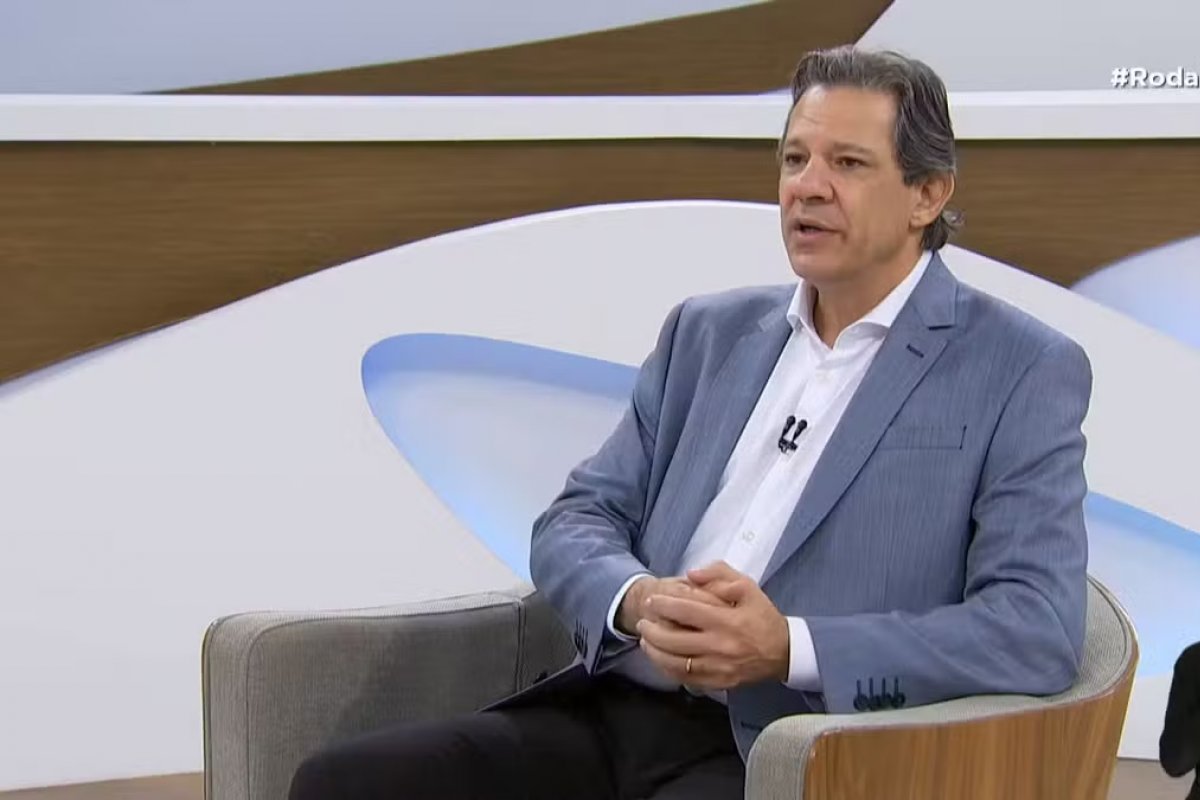 Haddad diz estar comprometido com revisão da faixa de isenção do Imposto de Renda neste ano