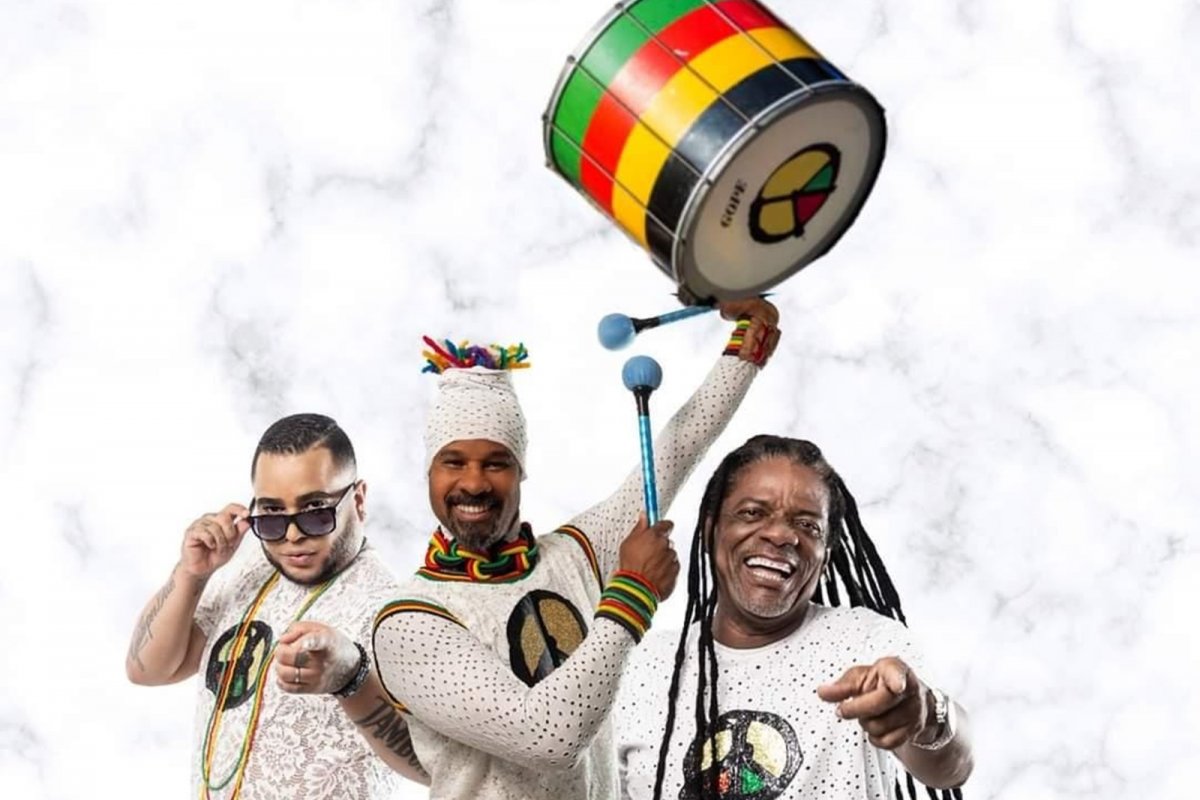 Carlinhos Brown e Gilmelandia se apresentam na Benção do Olodum