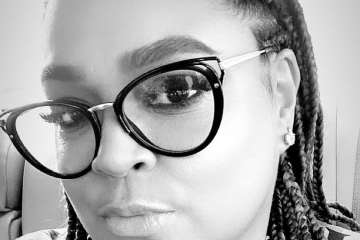 Preta Gil surge com novo visual e anuncia gravação de dois clipes