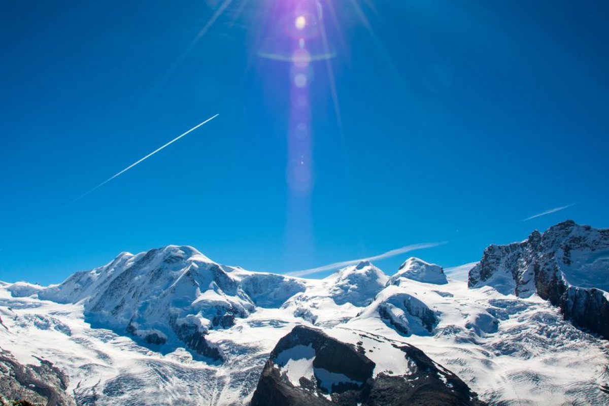 Derretimento precoce de neve faz agricultores suíços adaptarem modo de vira tradicional