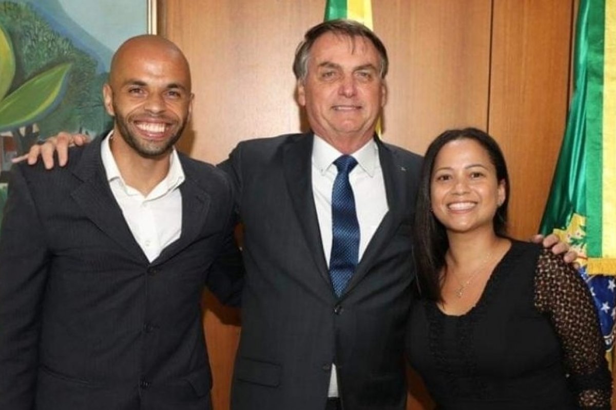 Bolsonaro atende pedido feito pelas redes sociais