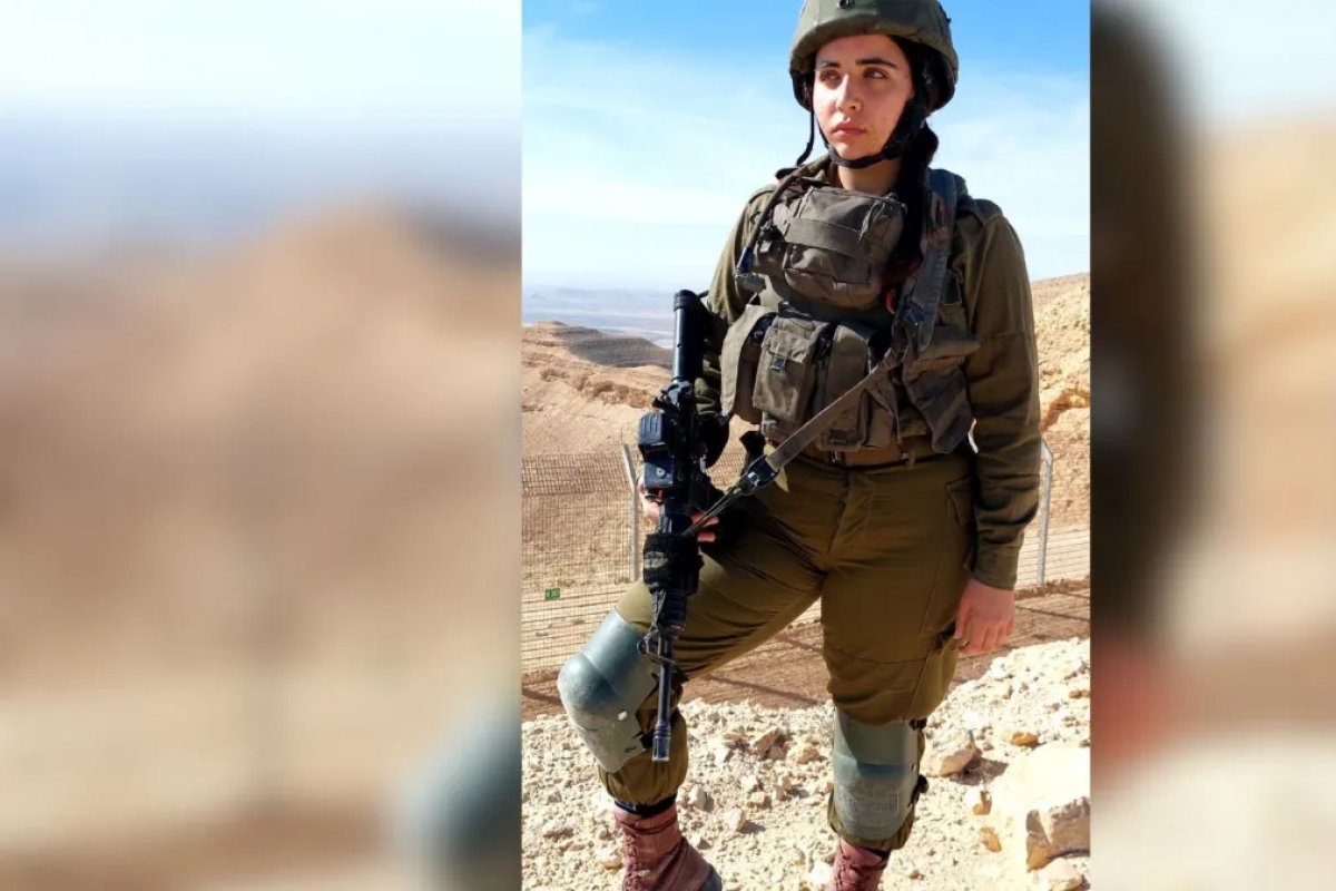 Restrições à participação feminina na linha de frente do Exército é justificado por 'fisiologia feminina'