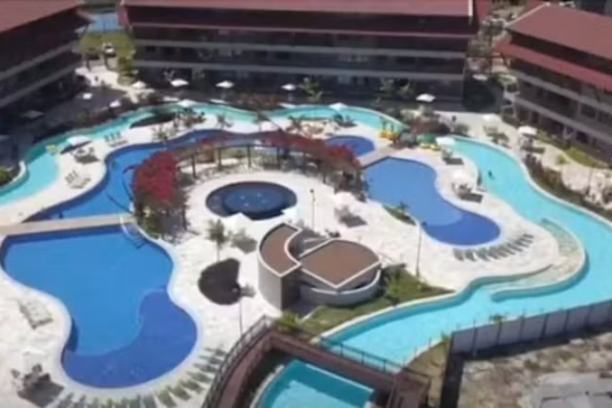 Casal de turistas descobre câmera oculta em resort de luxo em Porto de Galinhas