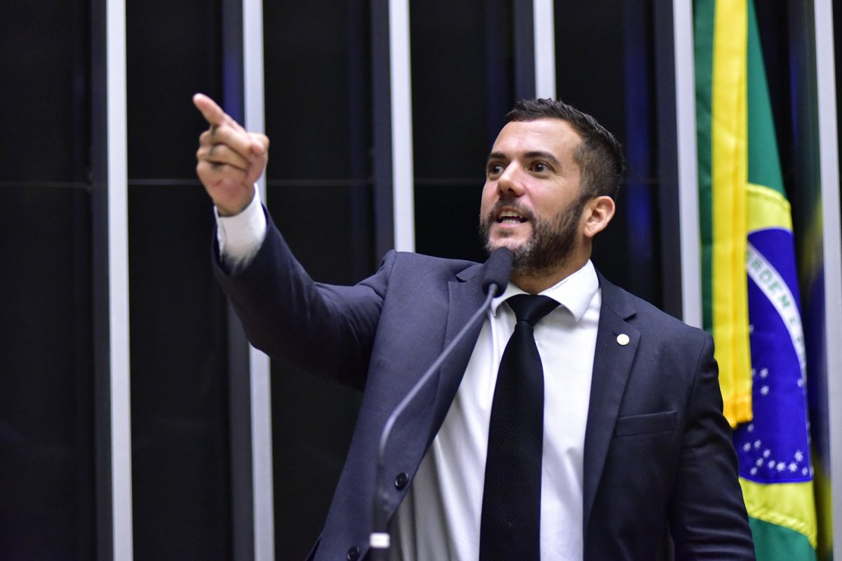 Oposição na Câmara dos Deputados quebra acordo e reconduz Jordy à liderança