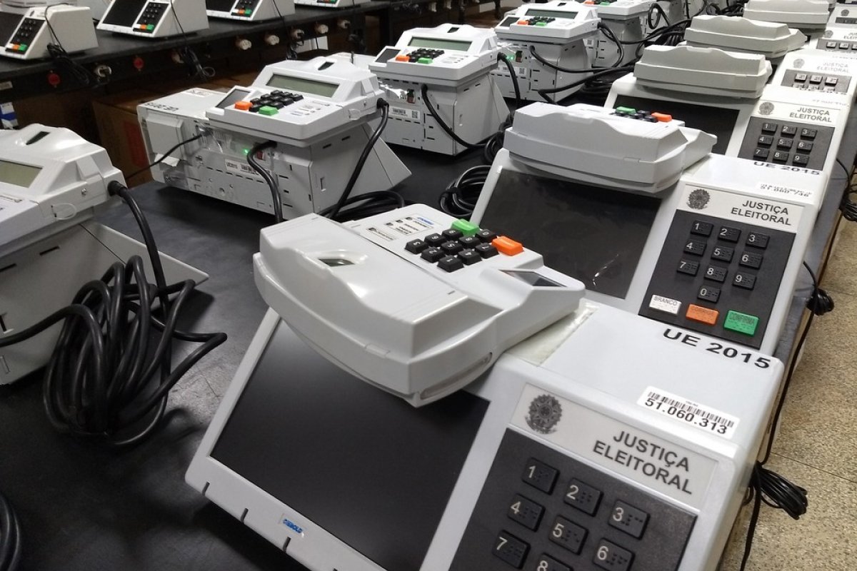 TSE faz sessão extra para analisar licitações de urnas eletrônicas