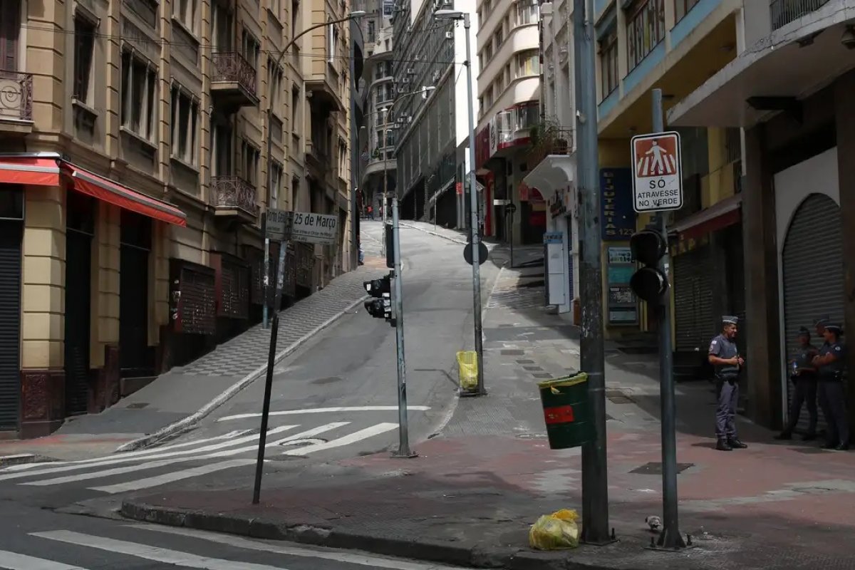 Governo vai editar nova portaria que dificulta trabalho aos feriados, mas com lista de exceções