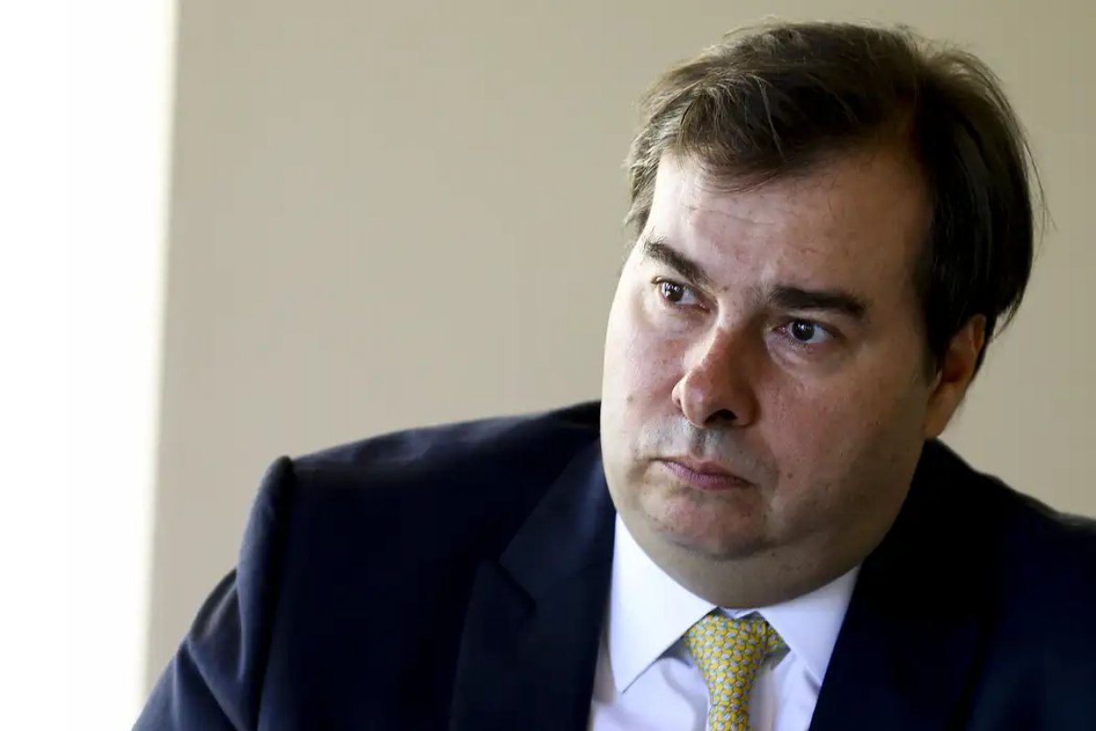 "Não estou surpreso", diz Maia sobre ser uma das autoridades espionadas pela Abin